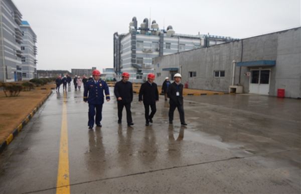 江市長帶隊(duì)到慧聚藥業(yè)檢查安全生產(chǎn)工作